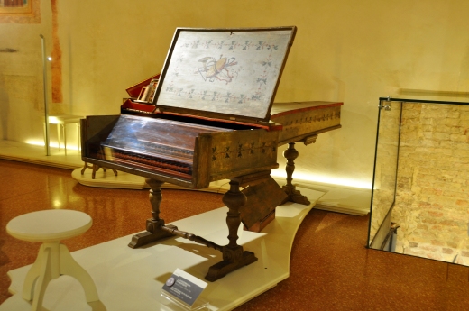 Clavicembalo-pianoforte (Giovanni Ferrini, 1746)
